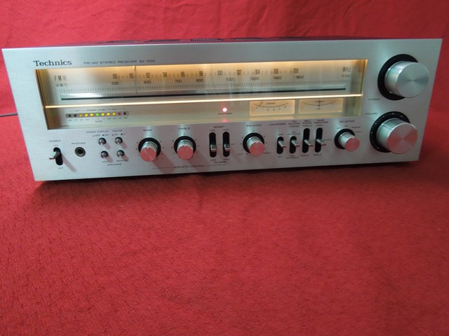 Technics SA-500A rok(1978-79) vaha-11,4kg 55wat