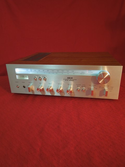 Akai aa 1020