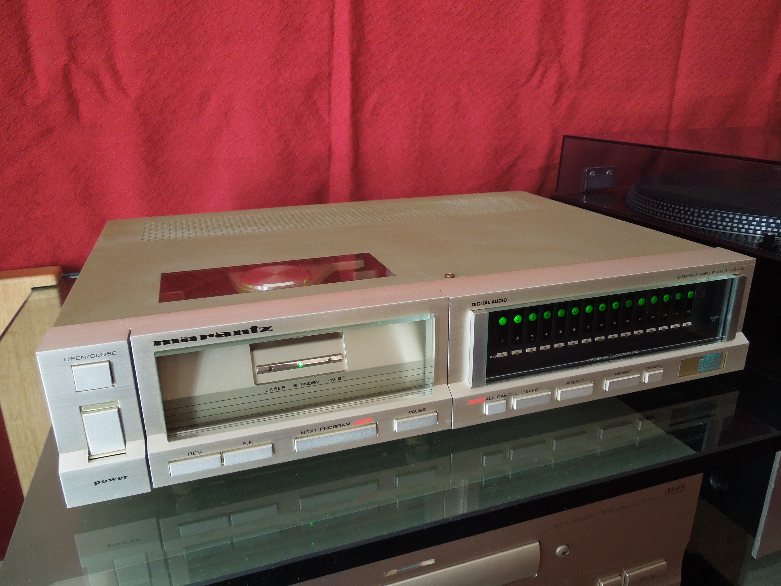 Marantz cd73 rok 1983-84 vaha 8kg.