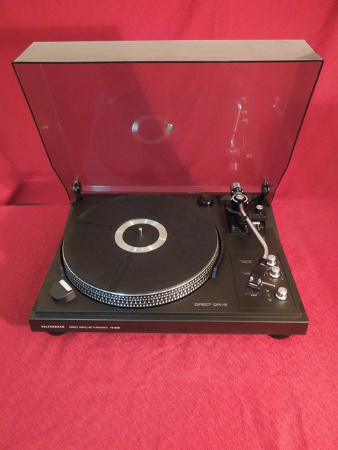 Telefunken TS 850 HiFi Rozmery: 140 x 460 x 350 mm Hmotnosť: 6,5 kg