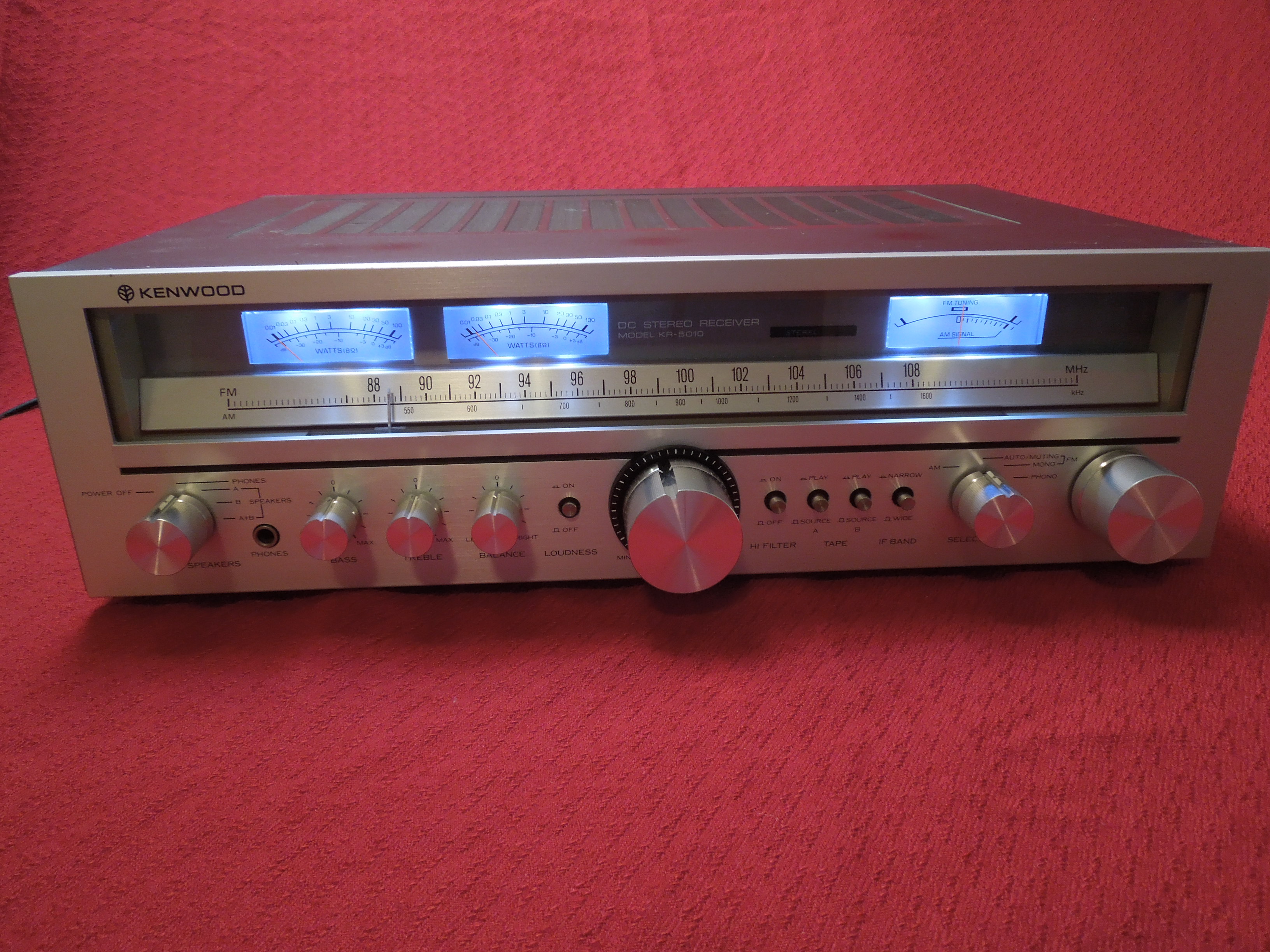 Kenwood KR-5010 rok1978-82 vaha8,6kg 45wat,,Rozmery: 471 x 139 x 358 mm