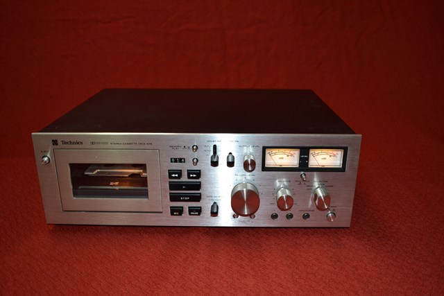 Technics deck 676 rok1976 vaha 9,7kg